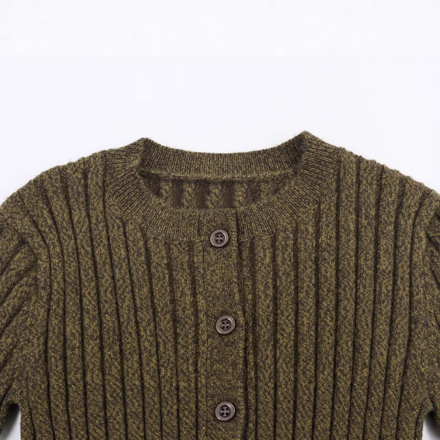 Round neck single breasted waist cinched short knit sweater for women